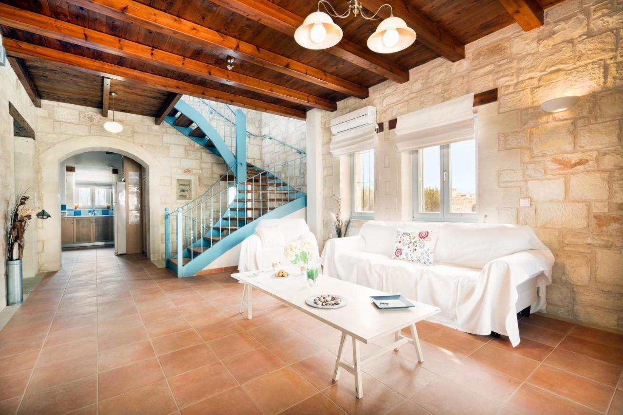 Beachfront Villa Turquoise With Private Pool, Bbq And Ping Pong Table Chania  Zewnętrze zdjęcie